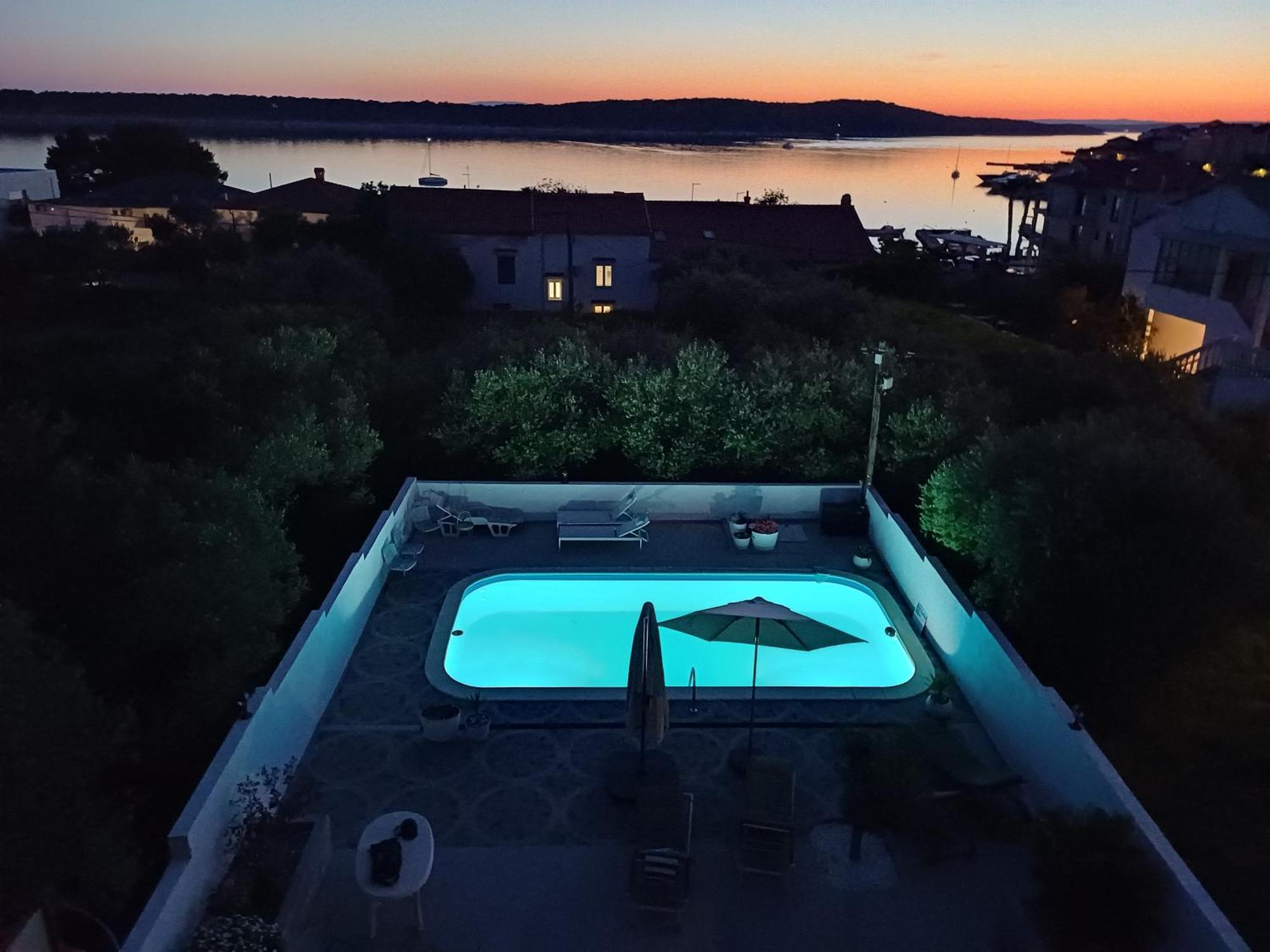 Casa Surya - Apartments With Sea View And Swimming Pool Barbat na Rabu Luaran gambar